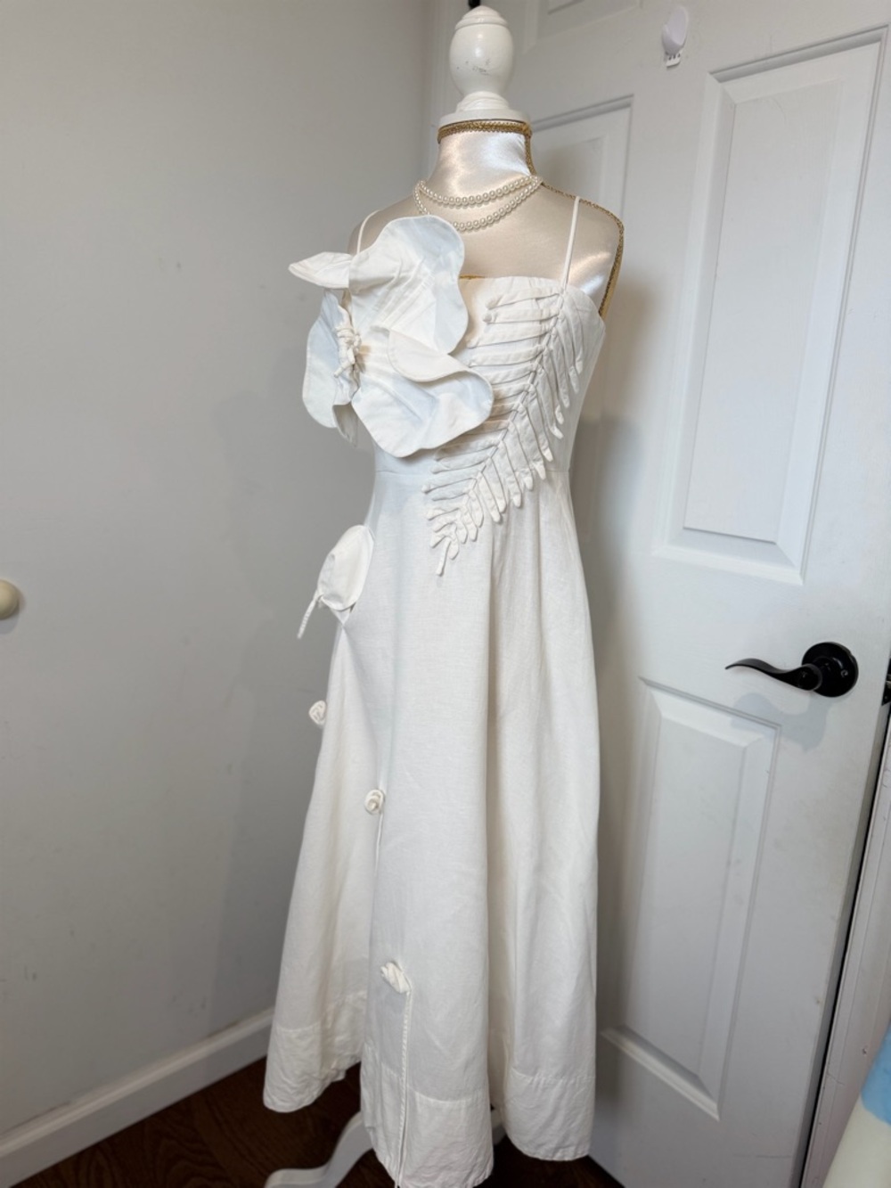 FARM Rio Cream Midi Dress with Floral Appliqué - Picture 6 of 16